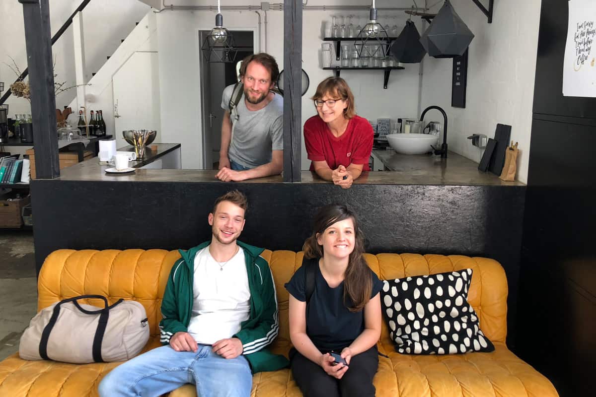 web-YO-GUT-Team-Bremen-9138-schnitt Bild vom YO*GUT Videodreh mit Katharina, Norman, Regisseur Leon und Heike.